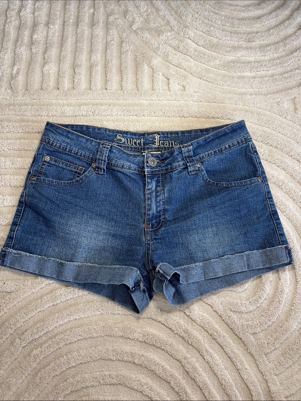 Y2K Sweet Jeans Women's Cuffed Denim Shorts in Blue